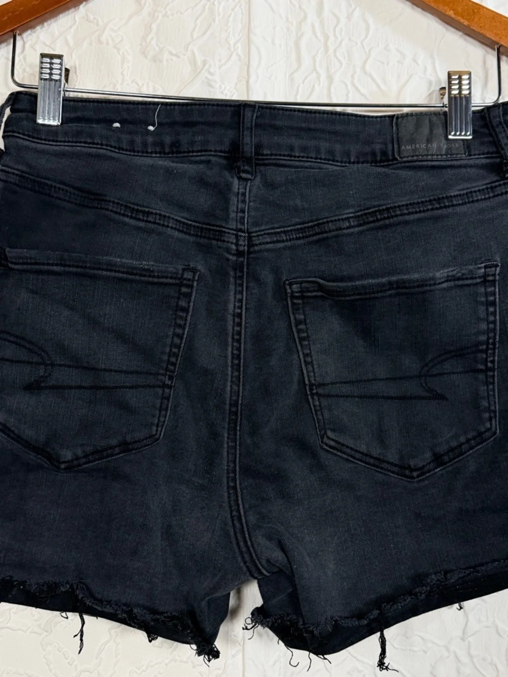 American Eagle Next Level Stretch Black Wash Distressed Jean Shorts Sz 8 - Picture 7 of 12
